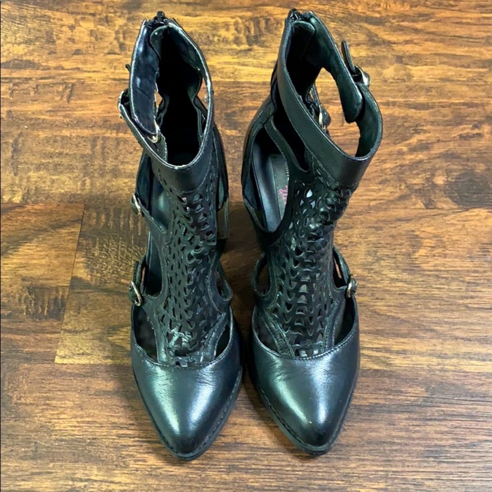 Chinese Laundry Elise boot